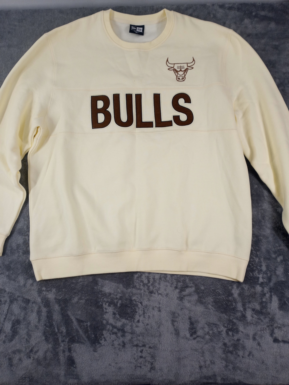 New era Men's Chicago Bulls Cream Crewneck Sweatshirt Size XXL NWT
